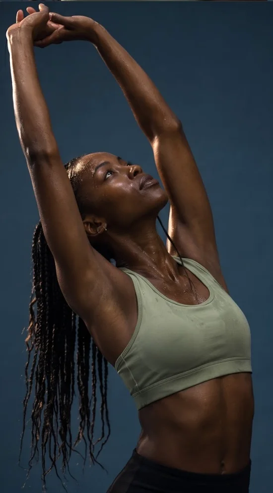 NOVA, The Spark — atleta con trenzas estirando los brazos hacia arriba